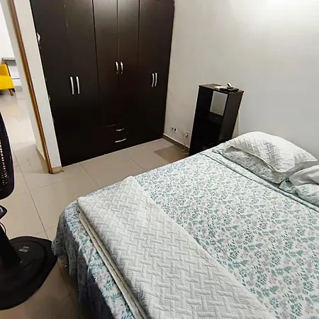 Cozy 2 Bedroom In Aqualina Building Torices